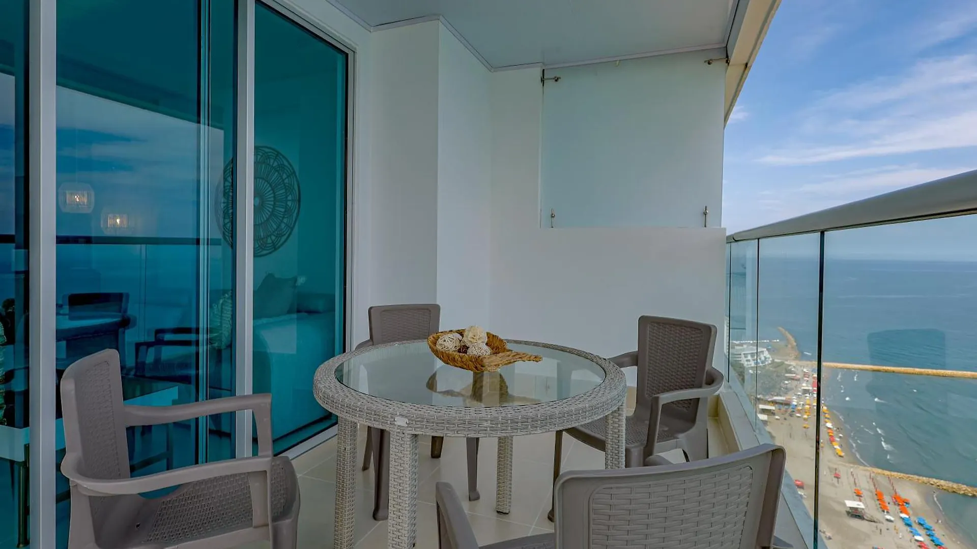 Laurdhomes Palmetto Beach Floor 32, Sea View Cartagena Apartment